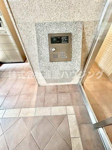 クリーデンス新大阪のセキュリティ|オートロックで安心