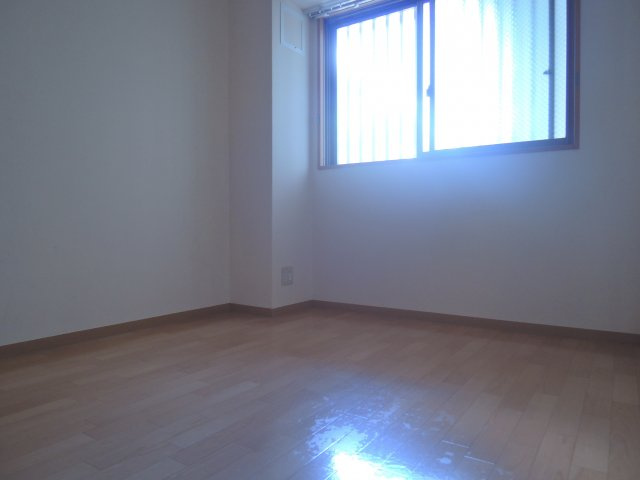 グリーンヒルズ高槻の洋室