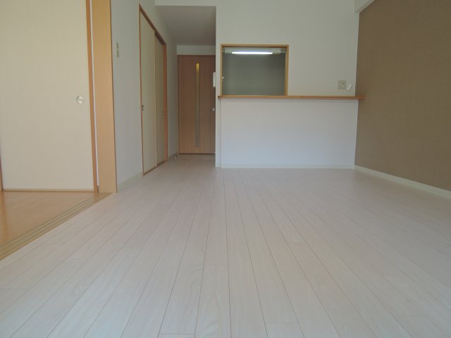 グリーンヒルズ高槻の居間・リビング