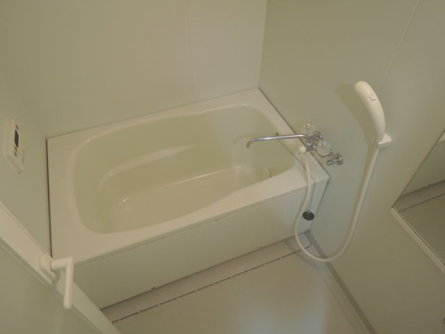 グリーンヒルズ高槻の浴室