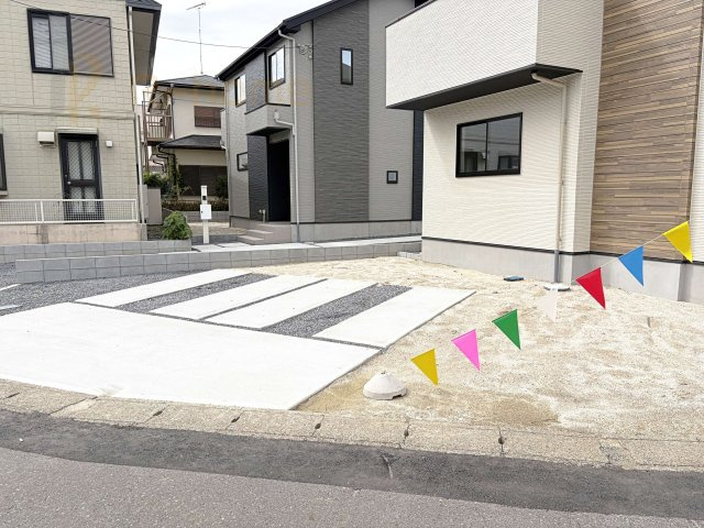 龍ケ崎市佐貫町5期　新築戸建て　2号棟の駐車場|カースペースは2台お停めいただけます♪