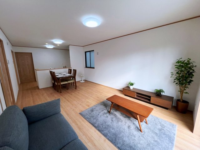 ハートフルタウン沖縄市南桃原　A号棟の居間・リビング|LDK17帖