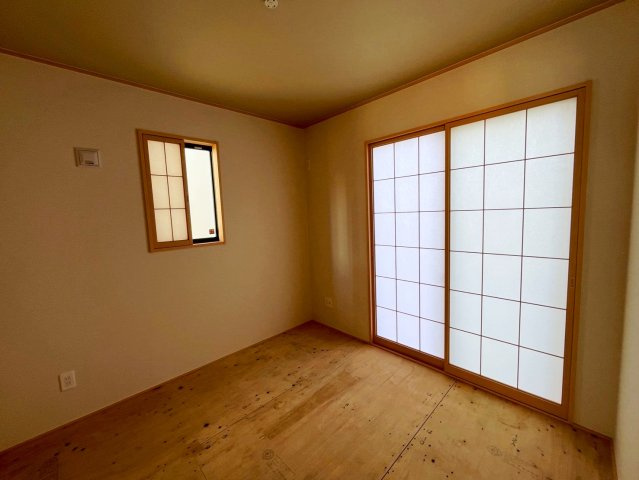 ハートフルタウン沖縄市南桃原　A号棟の和室|5帖