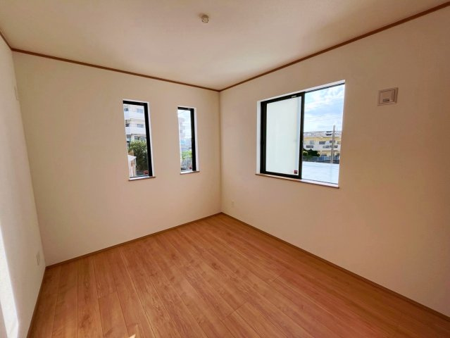 ハートフルタウン沖縄市南桃原　A号棟の洋室|5.7帖