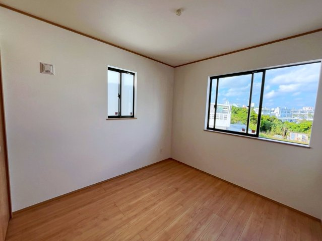 ハートフルタウン沖縄市南桃原　A号棟の洋室|5.2帖