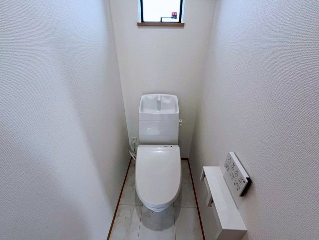 ハートフルタウン沖縄市南桃原　A号棟のトイレ|2階トイレ