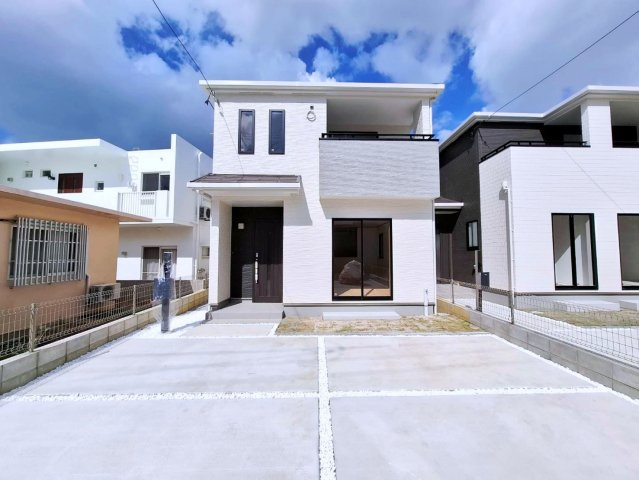 ハートフルタウン沖縄市南桃原　A号棟の外観