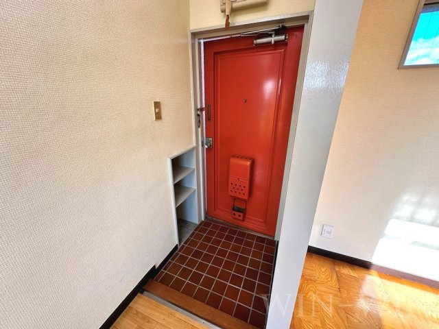 東小鷹野メゾンの玄関