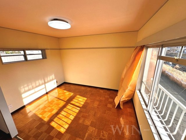 東小鷹野メゾンの居間・リビング