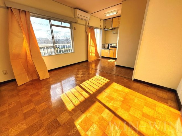 東小鷹野メゾンの居間・リビング