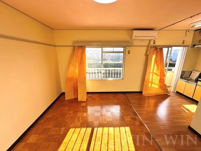 東小鷹野メゾンの居間・リビング