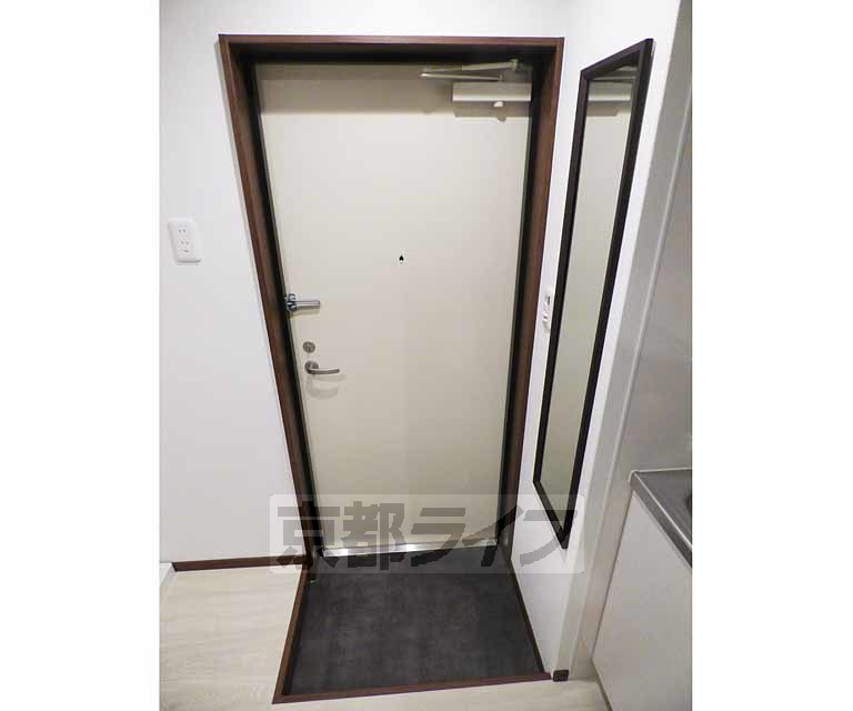 フラッティ京都西陣の玄関