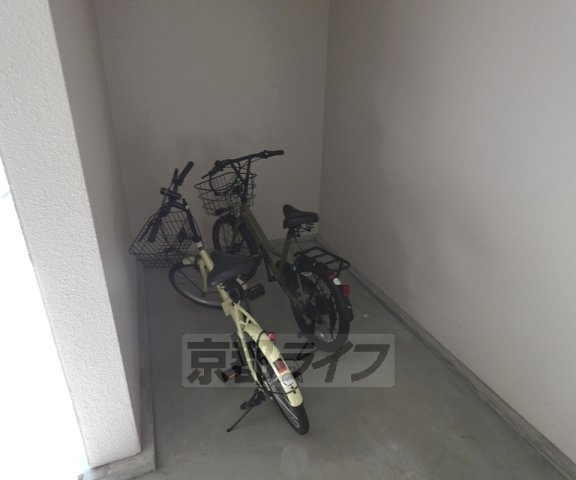 フラッティ京都西陣のその他|駐輪スペース