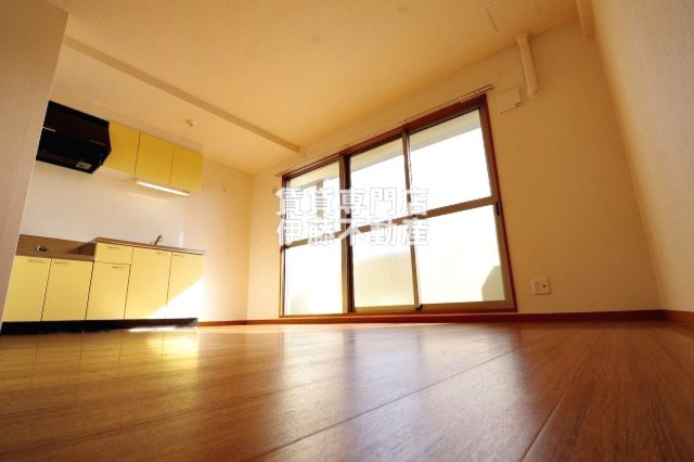 フィオーレレジデンスの居間・リビング