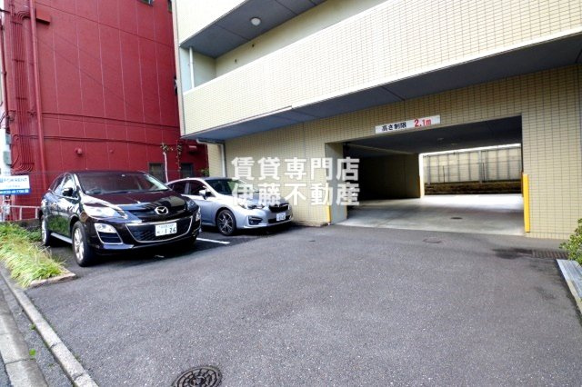 フィオーレレジデンスの駐車場