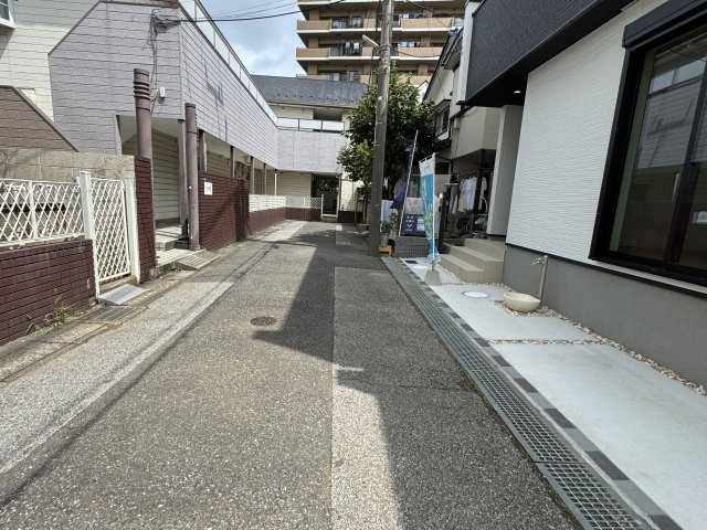 松戸市稔台３丁目新築戸建【稔台小学校：7分】の前面道路含む現地写真|西側前面道路