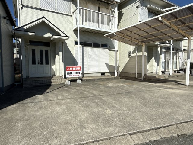 中村　今在家　一戸建の駐車場