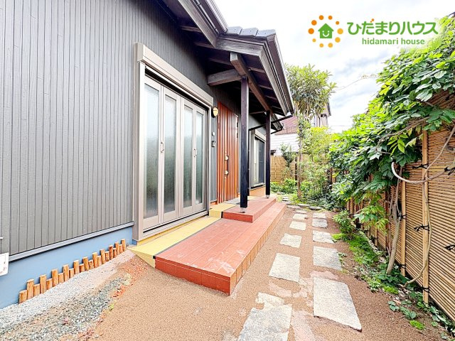 行田市門井町2丁目　中古一戸建ての玄関