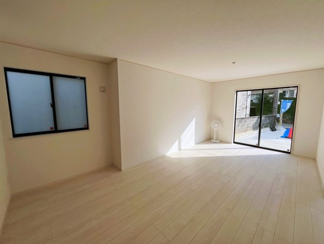 ハートフルタウン沖縄市南桃原　B号棟の居間・リビング|LDK16.6帖