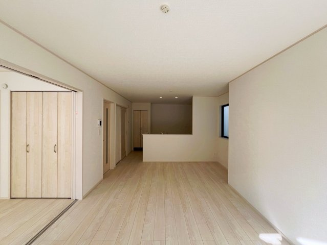 ハートフルタウン沖縄市南桃原　B号棟の居間・リビング|LDK16.6帖