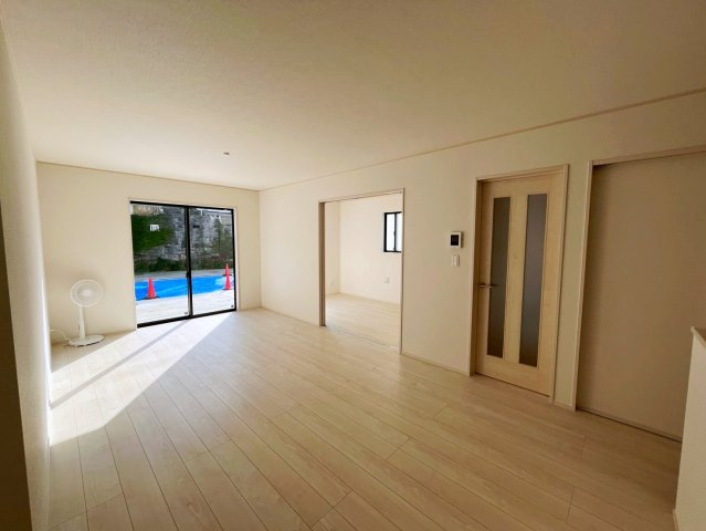 ハートフルタウン沖縄市南桃原　B号棟の居間・リビング|LDK16.6帖