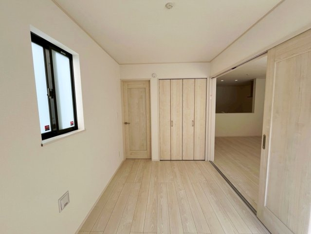 ハートフルタウン沖縄市南桃原　B号棟の洋室|5帖