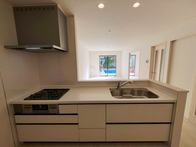 ハートフルタウン沖縄市南桃原　B号棟のキッチン|キッチン