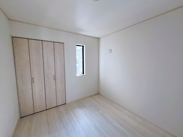 ハートフルタウン沖縄市南桃原　B号棟の洋室|5.2帖