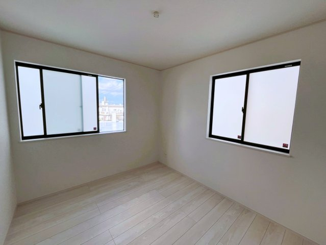 ハートフルタウン沖縄市南桃原　B号棟の洋室|5.7帖