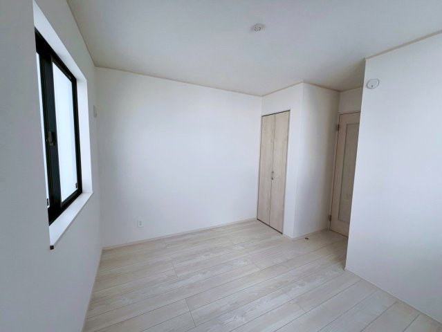 ハートフルタウン沖縄市南桃原　B号棟の洋室|5.7帖