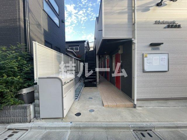練馬区北町１丁目のアパートのエントランス