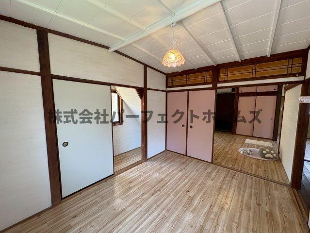 丘の上にある　　春のLa tortaの洋室|きれいな洋室です