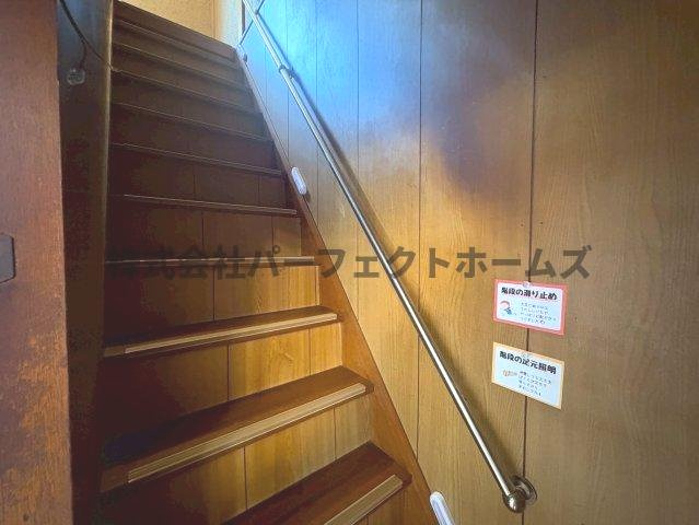 丘の上にある　　春のLa tortaの内装|おしゃれな内装です
