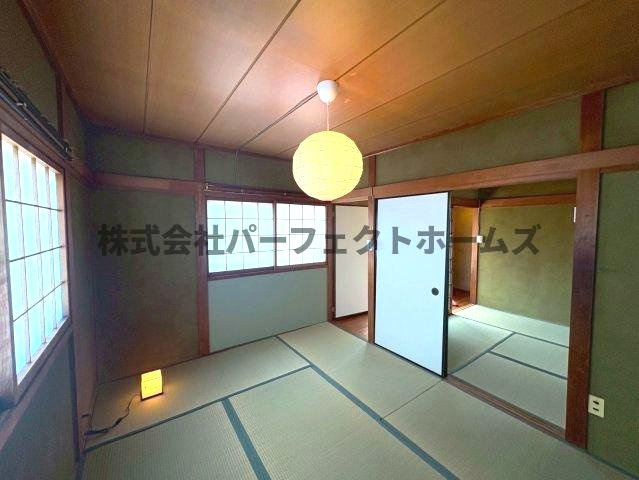 丘の上にある　　春のLa tortaの和室|趣のある和室です