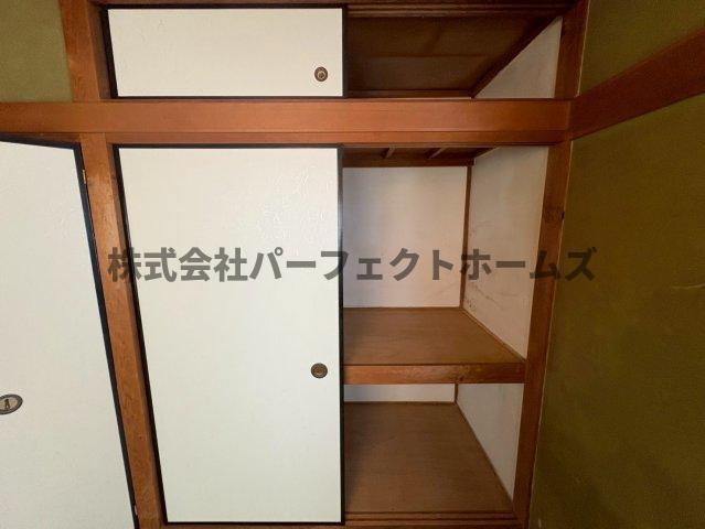 丘の上にある　　春のLa tortaの収納|便利な収納スペースです