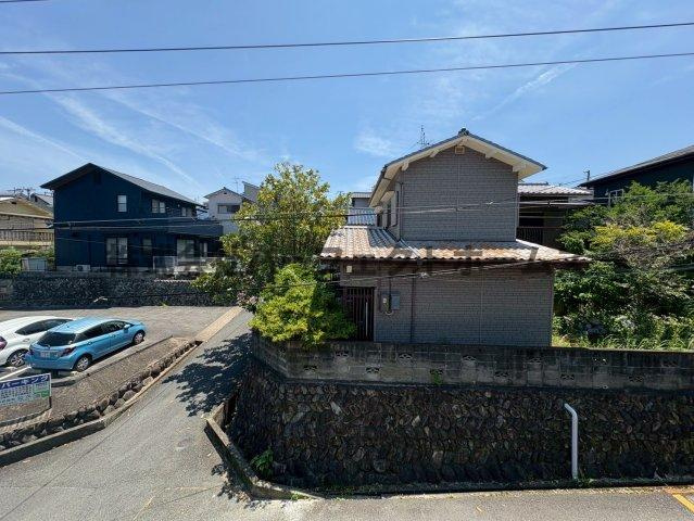 丘の上にある　　春のLa tortaの展望