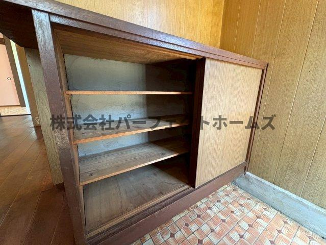 丘の上にある　　春のLa tortaの収納|収納のためのスペースです