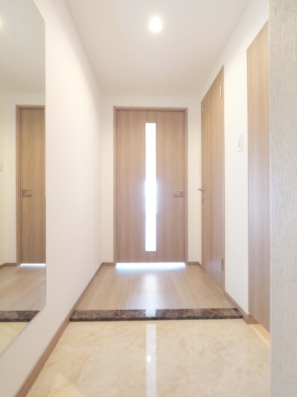 プレジオ宝塚ASIANの玄関