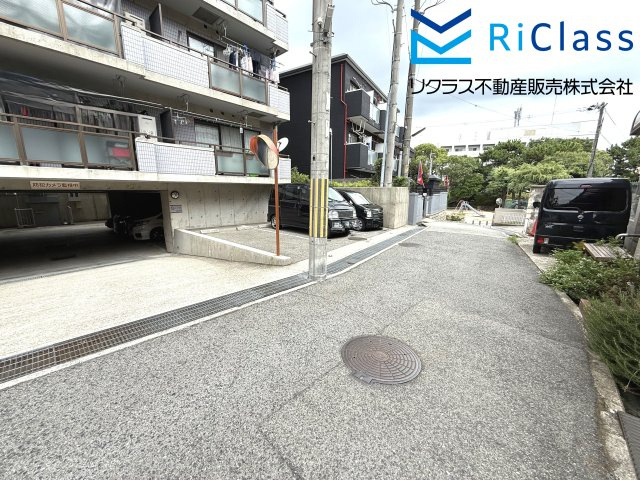灘ビラーの周辺|マンション前の道路です