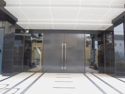 【エントランス】 | アルテカーサアリビエ綾瀬