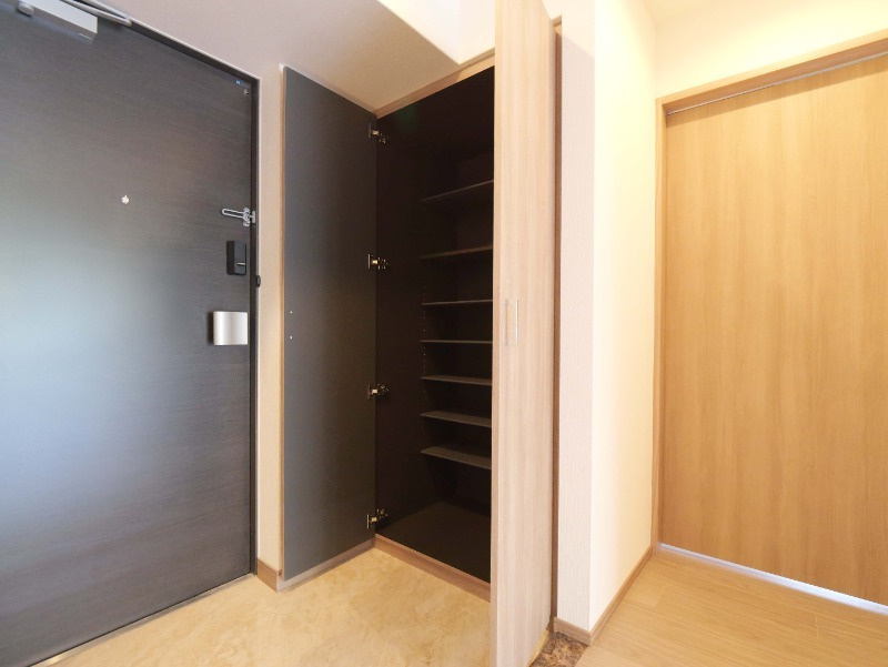 プレジオ宝塚ASIANの玄関