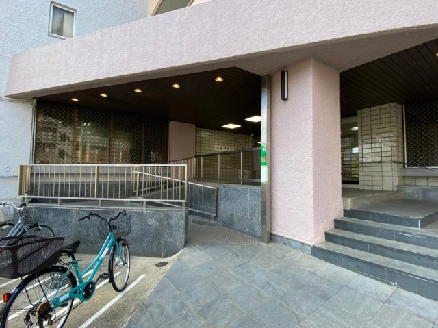 二条プラザのエントランス