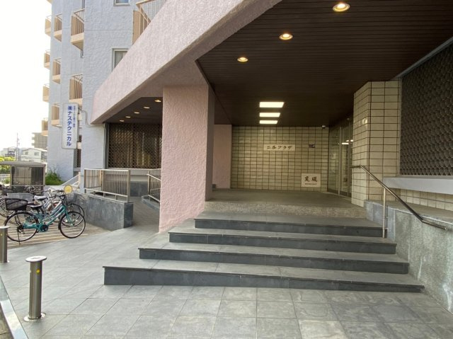 二条プラザのエントランス