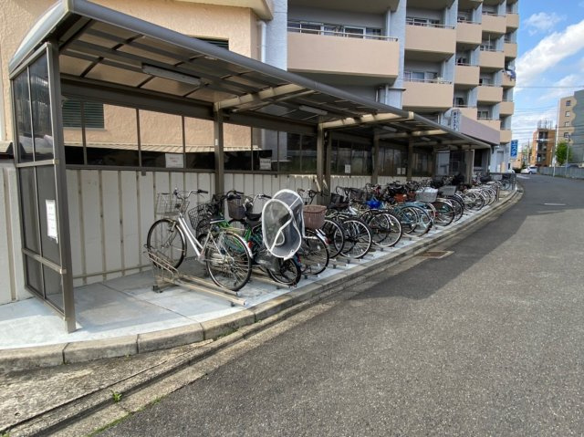 二条プラザの駐輪場