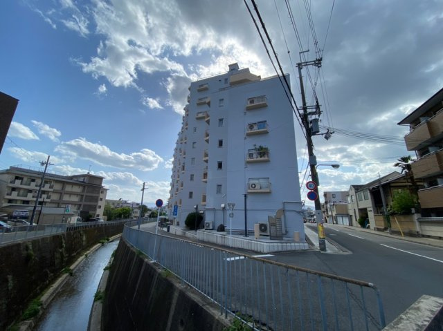 二条プラザの外観