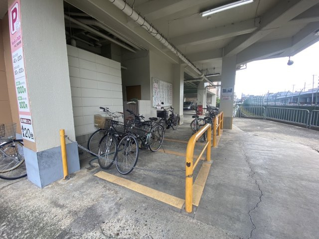 朱雀ハイツの駐輪場