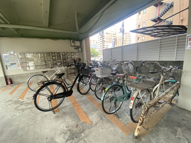 朱雀ハイツの駐輪場