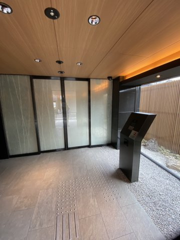 ライオンズ京都御所南　室町通のエントランス