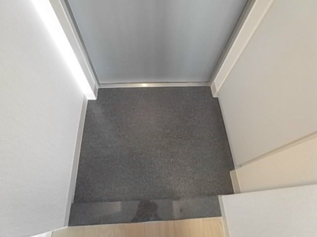 エスリード神戸WESTの玄関