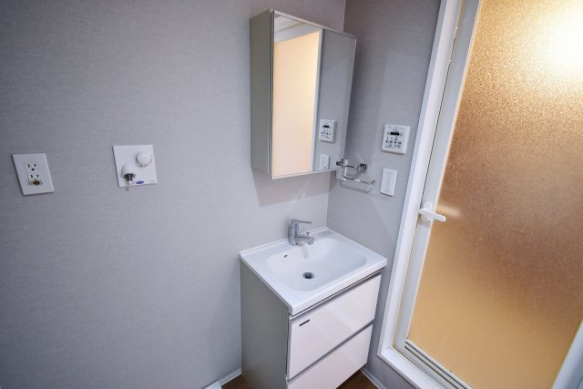 SUN BRIGHTの独立洗面台